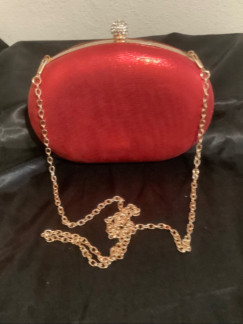 Red Star-Embellished Evening Clutch with Gold Chain - Picture 2 of 5